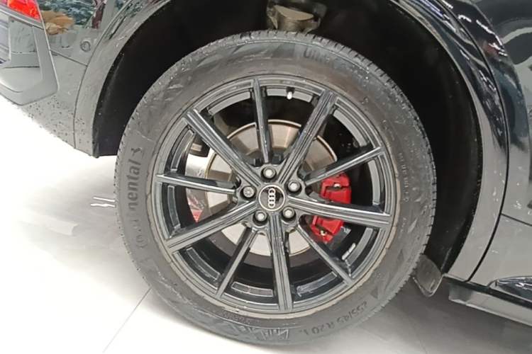 Used Audi Q5L Sportback 2024 40 TFSI Luxury Edition Right Rear Wheel Hub