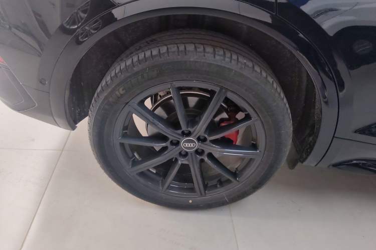 Used Audi Q5L Sportback 2024 40 TFSI Luxury Edition Right Rear Wheel Hub