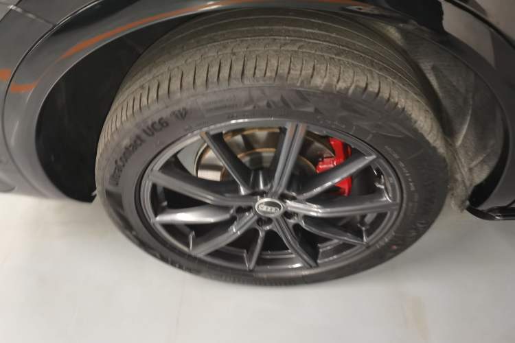Used Audi Q5L Sportback 2024 40 TFSI Luxury Edition Right Rear Wheel Hub