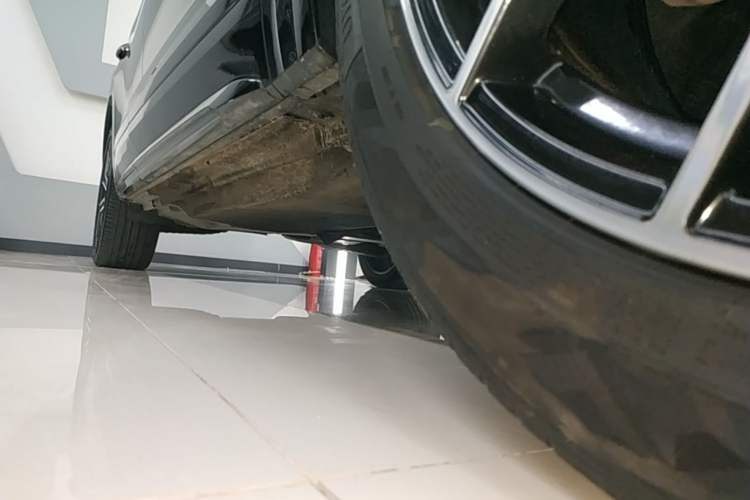 Used Audi Q5L Sportback 2024 45 TFSI Luxury Edition Right Side Sill
