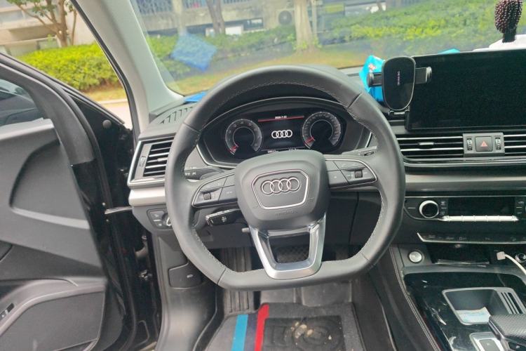 Used Audi Q5L Sportback 2024 40 TFSI Fashion Version Steering Wheel