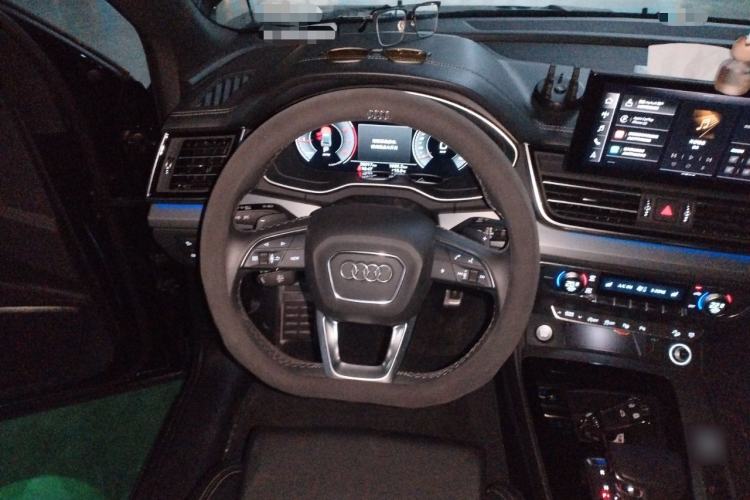 Used Audi Q5L Sportback 2024 40 TFSI Fashion Version Steering Wheel