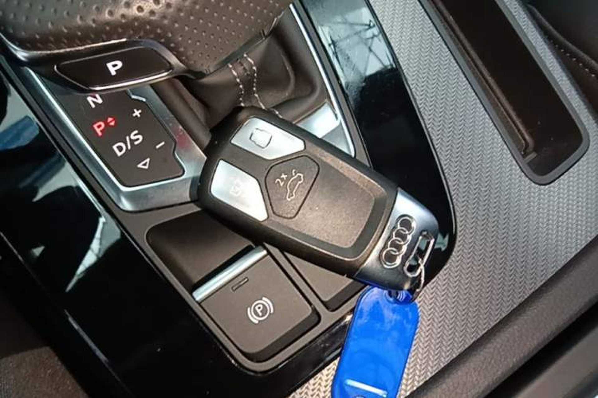 Used Audi Q5L Sportback 2024 40 TFSI Luxury Edition Vehicle Key