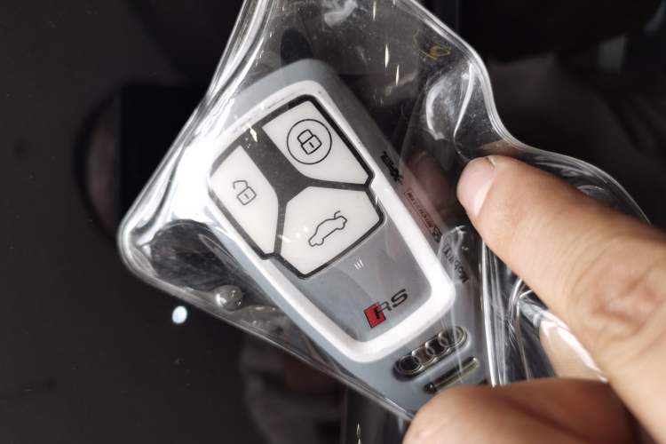 Used Audi Q5L Sportback 2024 45 TFSI Luxury Edition Vehicle Key