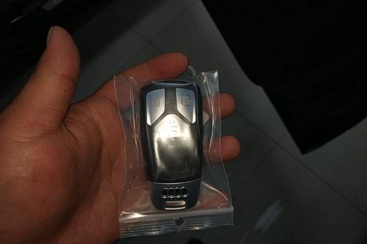 Used Audi Q5L Sportback 2024 45 TFSI Luxury Edition Vehicle Key