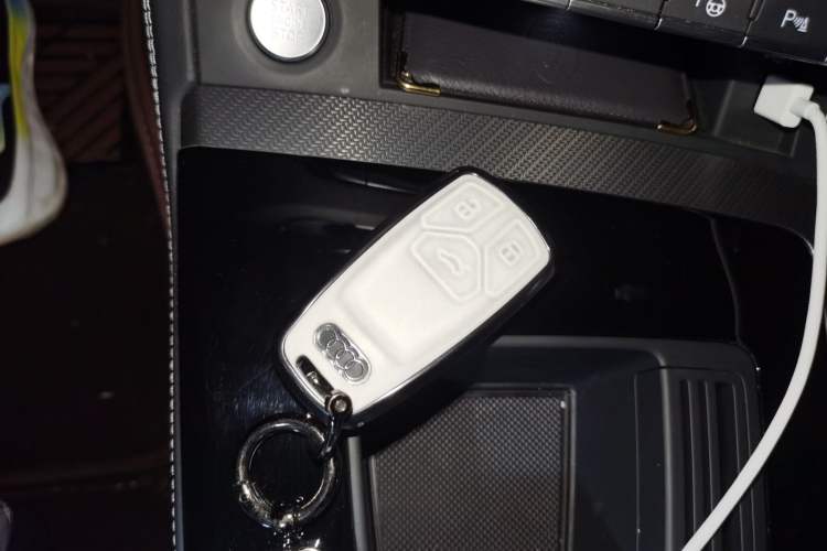Used Audi Q5L Sportback 2024 40 TFSI Luxury Edition Vehicle Key