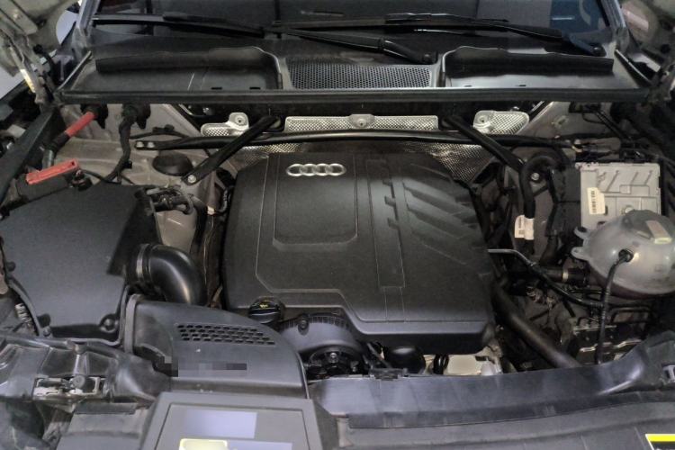 Used Audi Q5L Sportback 2024 45 TFSI Luxury Edition Engine Bay