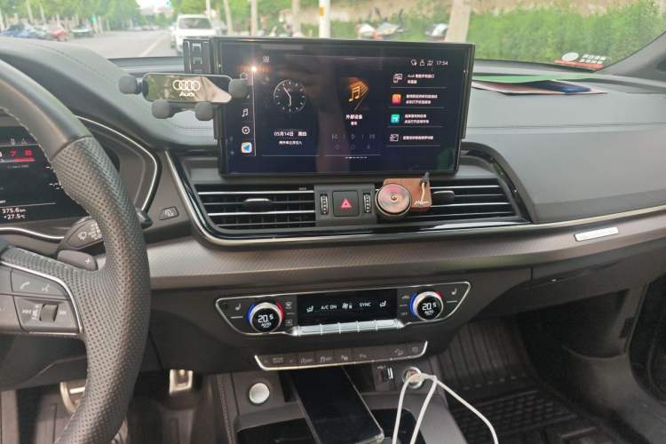 Used Audi Q5L Sportback 2024 45 TFSI Luxury Edition Audio And AC Panel