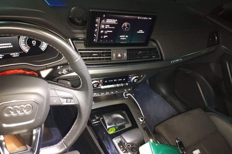 Used Audi Q5L Sportback 2024 40 TFSI Luxury Edition Audio And AC Panel
