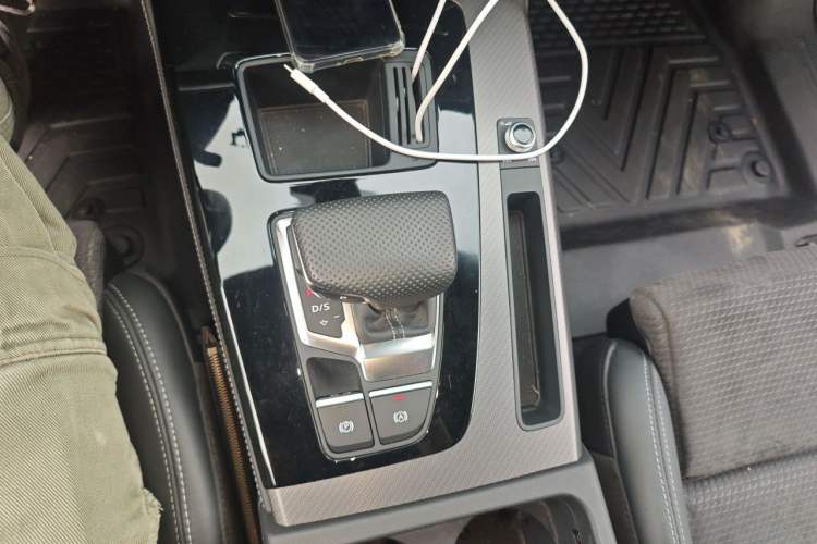 Used Audi Q5L Sportback 2024 45 TFSI Luxury Edition Gear Lever