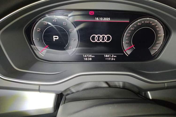 Used Audi Q5L Sportback 2024 40 TFSI Fashion Version Odometer Close Up