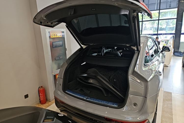 Used Audi Q5L Sportback 2024 40 TFSI Luxury Edition Trunk