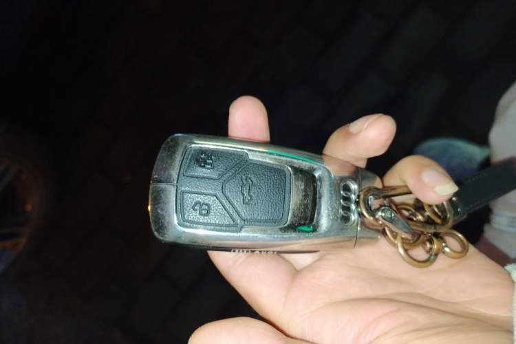 Used Audi Q5L Sportback 2024 40 TFSI Fashion Version Vehicle Key