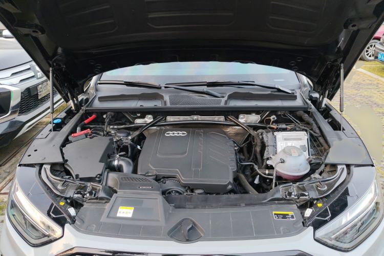 Used Audi Q5L Sportback 2024 40 TFSI Luxury Edition Engine Bay