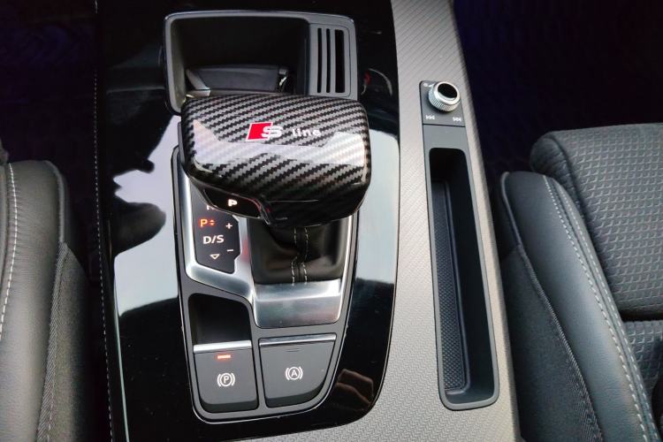 Used Audi Q5L Sportback 2024 40 TFSI Luxury Edition Gear Lever