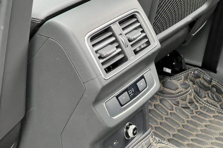 Used Audi Q5L Sportback 2024 40 TFSI Luxury Edition Interior 8