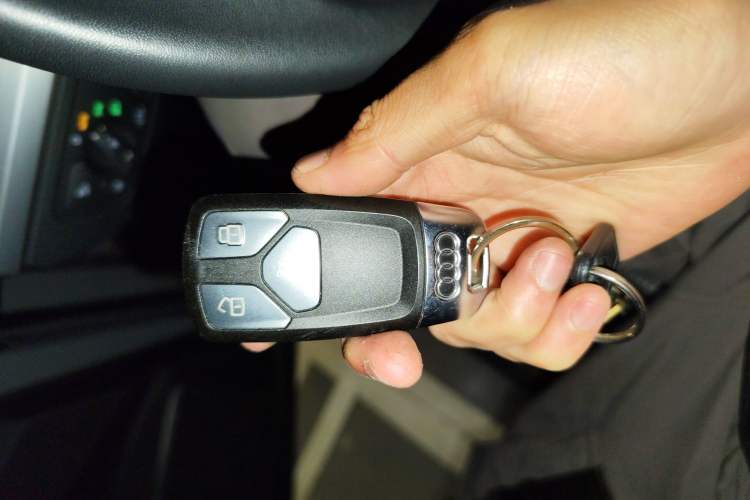 Used Audi Q5L Sportback 2024 40 TFSI Fashion Version Vehicle Key