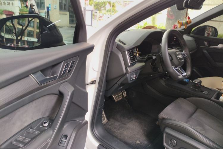 Used Audi Q5L Sportback 2024 40 TFSI Luxury Edition Driver Seat