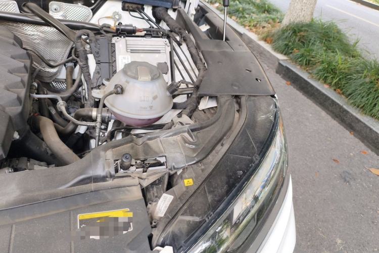 Used Audi Q5L Sportback 2024 40 TFSI Luxury Edition Engine Bay Left