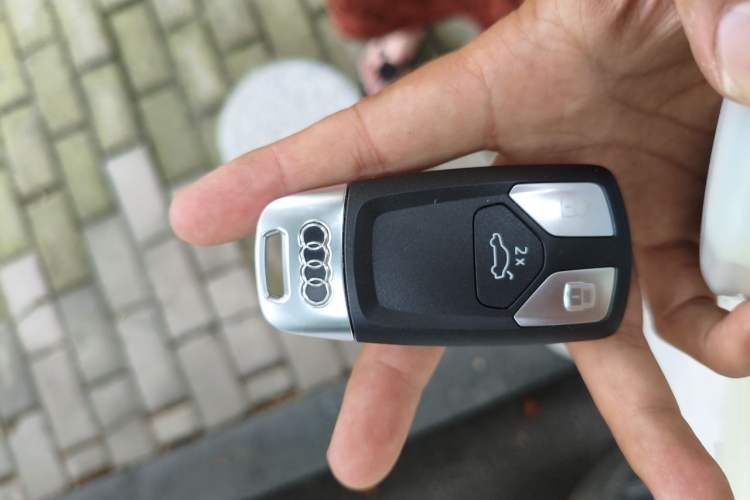 Used Audi Q5L Sportback 2024 40 TFSI Luxury Edition Vehicle Key