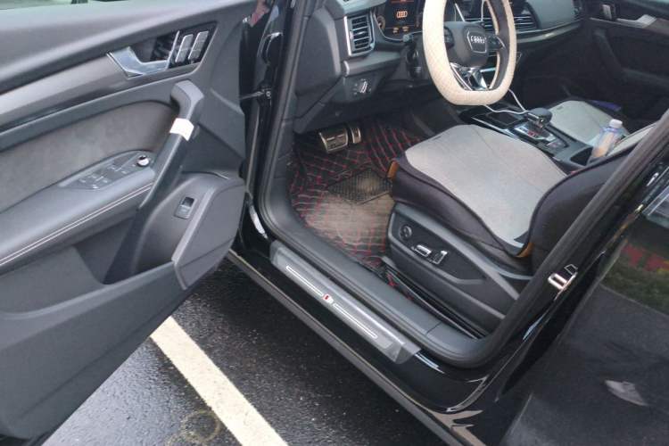 Used Audi Q5L Sportback 2025 quattro 45th Anniversary Edition 40 TFSI Luxury Model Driver Seat