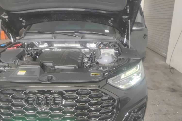 Used Audi Q5L Sportback 2025 quattro 45th Anniversary Edition 40 TFSI Luxury Model Engine Bay Left