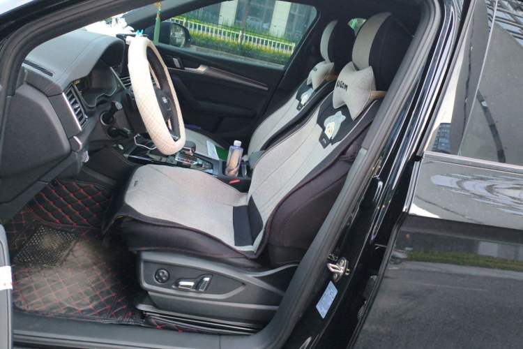 Used Audi Q5L Sportback 2025 quattro 45th Anniversary Edition 40 TFSI Luxury Model Left Front Seat