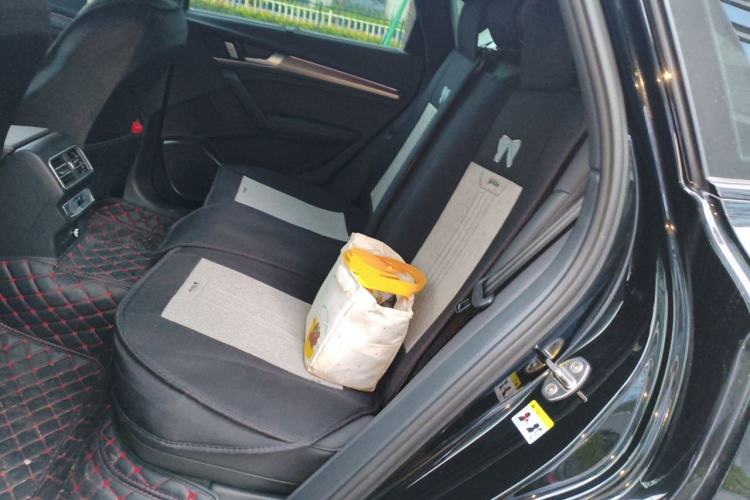 Used Audi Q5L Sportback 2025 quattro 45th Anniversary Edition 40 TFSI Luxury Model Left Rear Seat