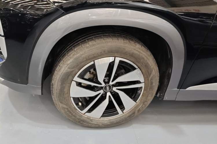 Used Audi Q6 2023 40 TFSI quattro Guanyun Edition Light Yulin Package Left Front Wheel Hub