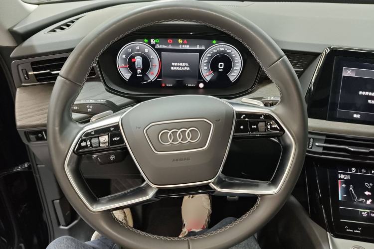 Used Audi Q6 2023 40 TFSI quattro Guanyun Edition Light Yulin Package Steering Wheel