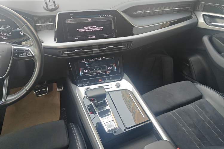 Used Audi Q6 2023 40 TFSI quattro Guanyun Edition Light Riding Package Audio And AC Panel