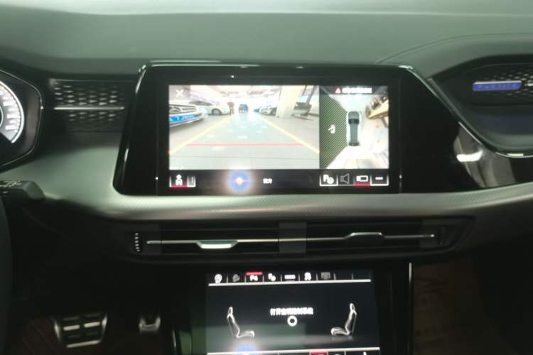 Used Audi Q6 2023 50 TFSI quattro Xingyun Edition Flying Rider Package Audio And AC Panel