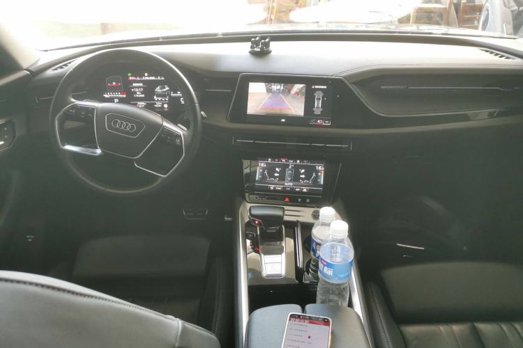 Used Audi Q6 2023 40 TFSI quattro Guanyun Edition Light Yulin Package Center Console