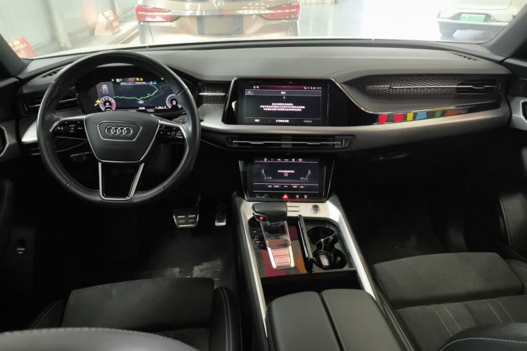 Used Audi Q6 2023 40 TFSI quattro Guanyun Edition Light Riding Package Center Console