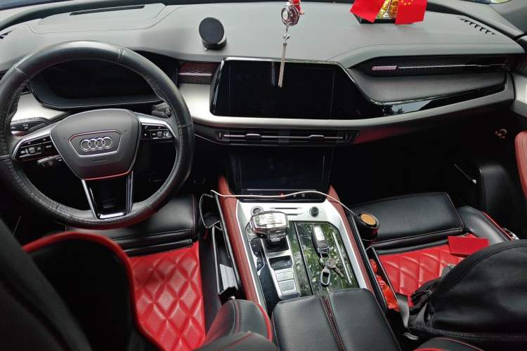 Used Audi Q6 2023 45 TFSI quattro Black Warrior Edition Center Console