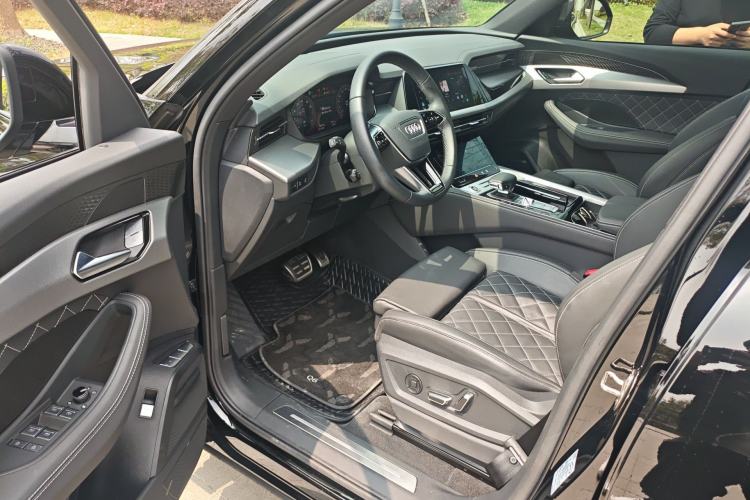 Used Audi Q6 2023 50 TFSI quattro Xingyun Edition Flying Rider Package Driver Seat