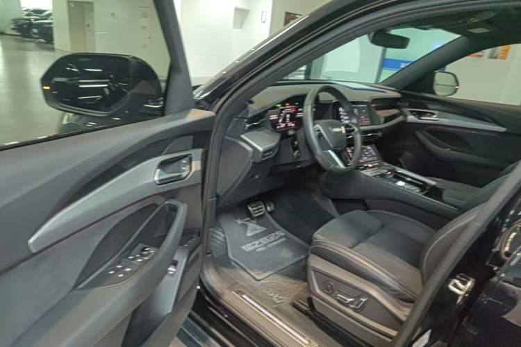 Used Audi Q6 2023 45 TFSI quattro Qiyun Edition Flying Rider Package Driver Seat
