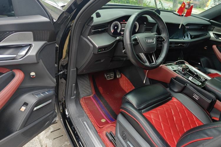 Used Audi Q6 2023 45 TFSI quattro Black Warrior Edition Driver Seat