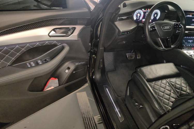 Used Audi Q6 2023 50 TFSI quattro Xingyun Edition Flying Rider Package Driver Seat