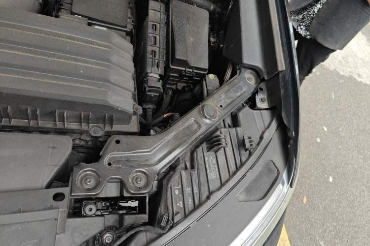 Used Audi Q6 2023 45 TFSI quattro Black Warrior Edition Engine Bay Left