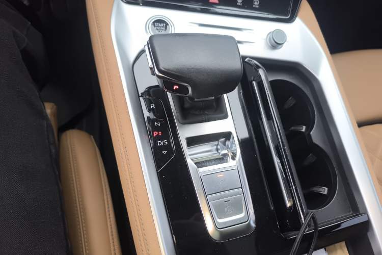 Used Audi Q6 2023 50 TFSI quattro Xingyun Edition Yulin Package Gear Lever