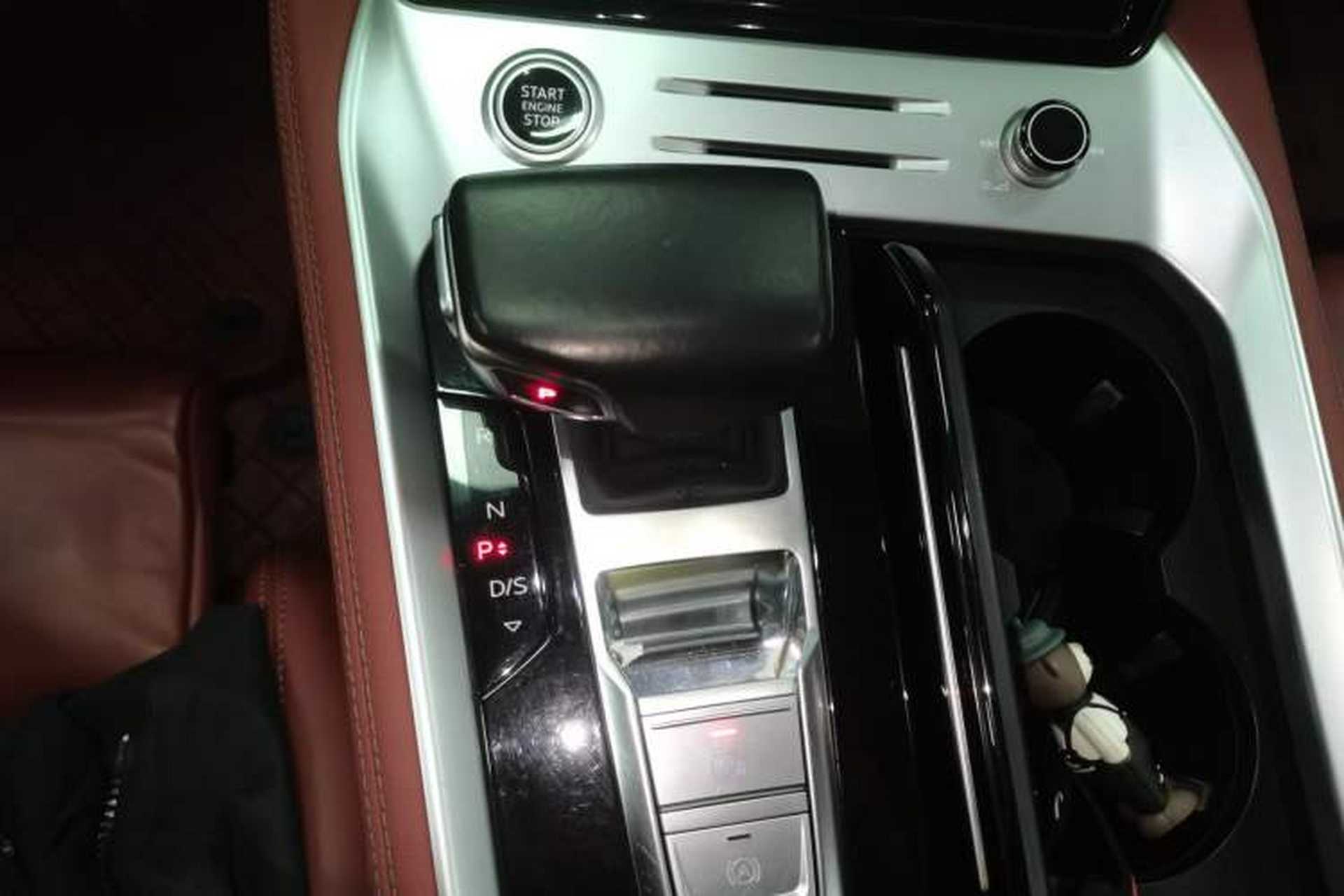 Used Audi Q6 2023 50 TFSI quattro Xingyun Edition Flying Rider Package Gear Lever