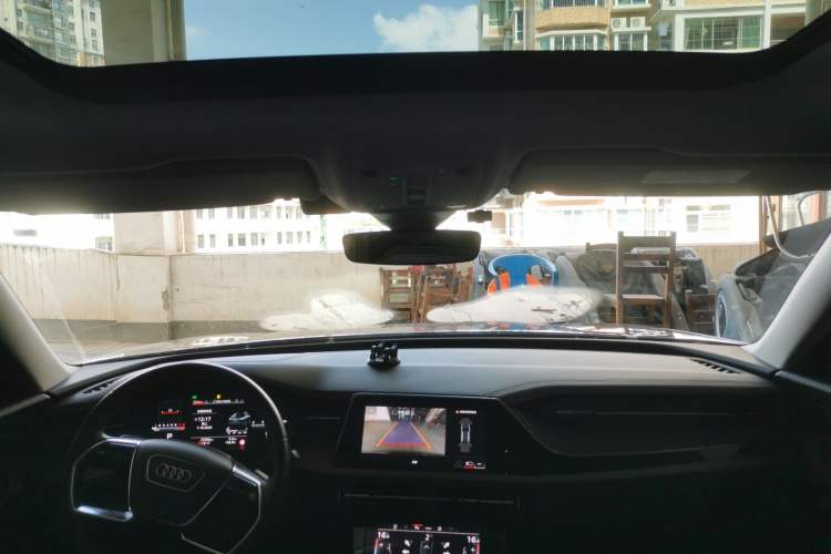 Used Audi Q6 2023 40 TFSI quattro Guanyun Edition Light Yulin Package Headliner