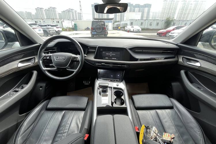 Used Audi Q6 2023 40 TFSI quattro Guanyun Edition Light Yulin Package Interior 1