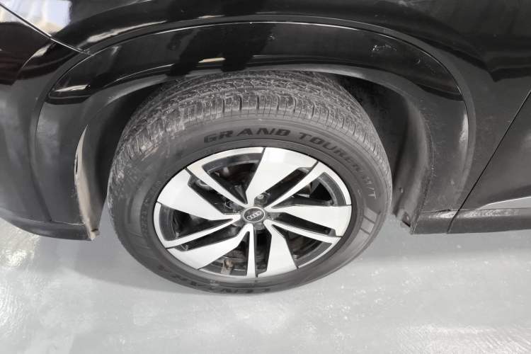 Used Audi Q6 2023 40 TFSI quattro Guanyun Edition Light Riding Package Left Front Wheel Hub