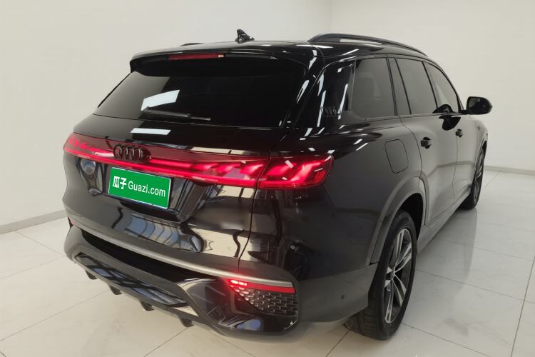 Used Audi Q6 2023 50 TFSI quattro Xingyun Edition Flying Rider Package Rear Right 45 Deg