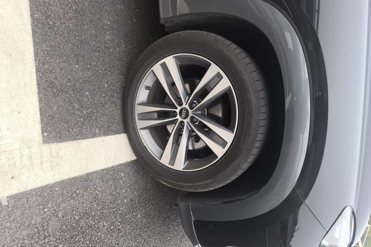 Used Audi Q6 2023 50 TFSI quattro Xingyun Edition Yulin Package Right Front Wheel Hub