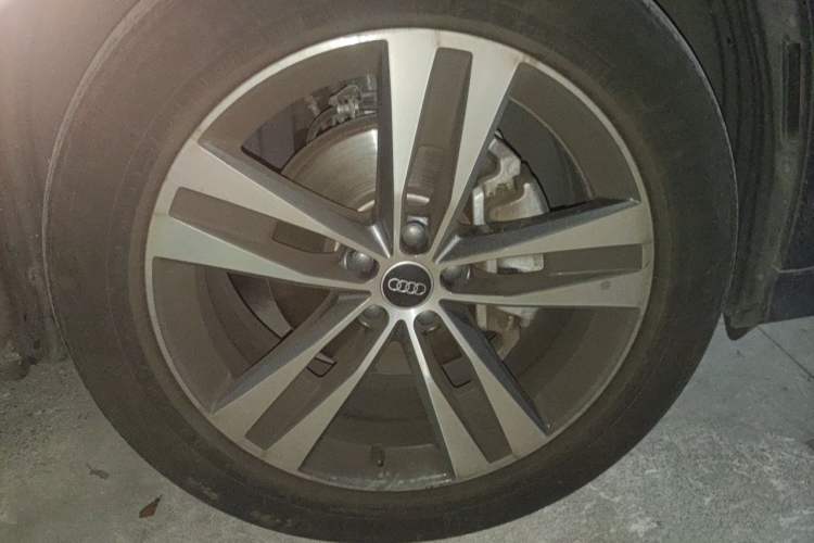 Used Audi Q6 2023 45 TFSI quattro Qiyun Edition Yulin Package Right Front Wheel Hub