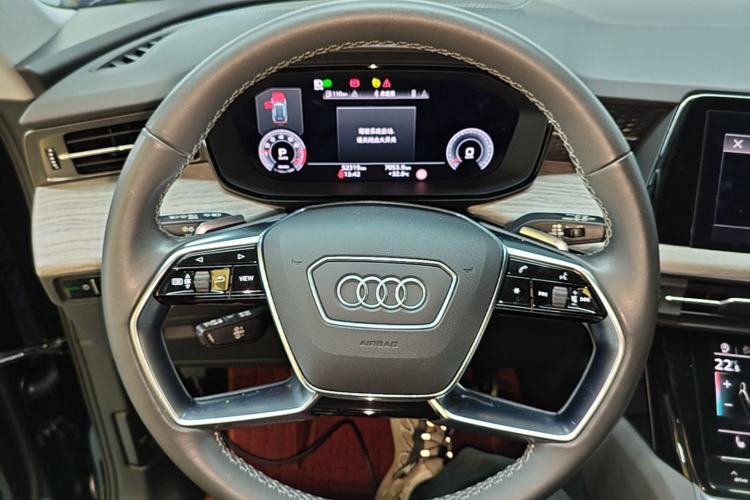 Used Audi Q6 2023 45 TFSI quattro Qiyun Edition Light Yulin Package Steering Wheel
