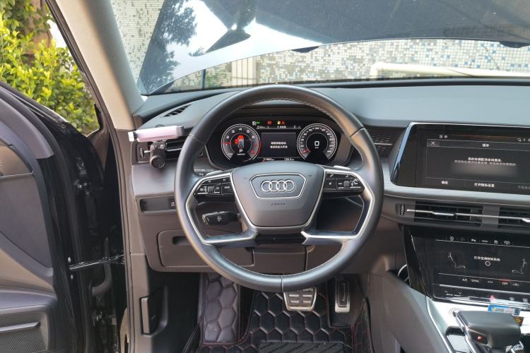 Used Audi Q6 2023 40 TFSI quattro Guanyun Edition Light Yulin Package Steering Wheel